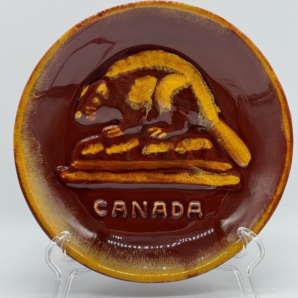Vintage Blue Mountain Pottery Harvest Gold Beaver Plate Souvenir BMP Canada Dish